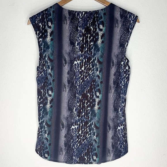 Trouvé Spliced Leopard Print Keyhole Woven Top - Picture 5 of 10
